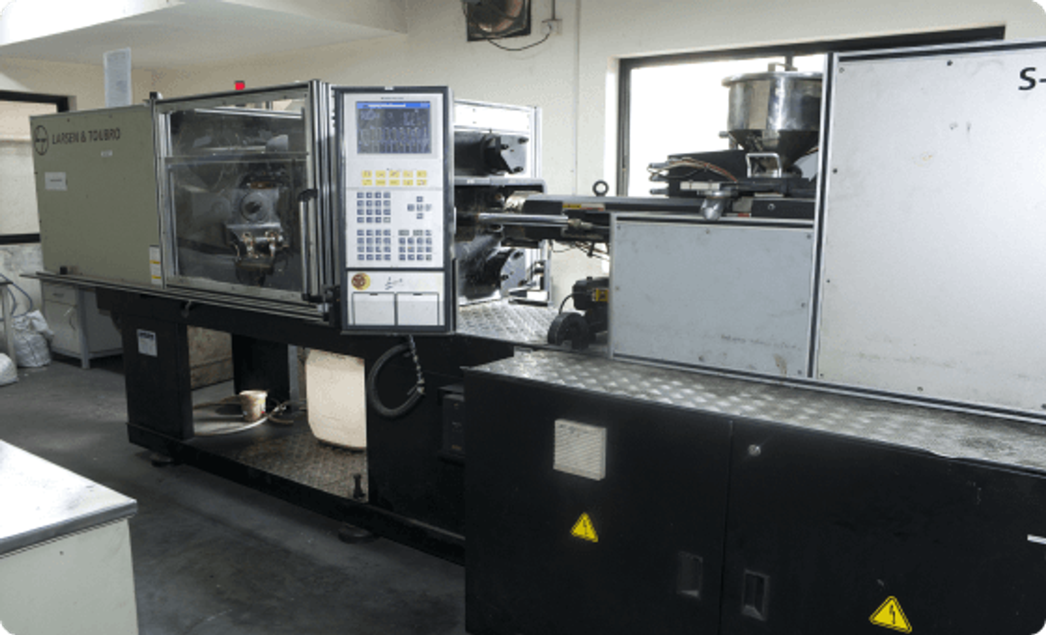 Injection Molding Machine  1 image